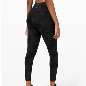 Lululemon wonder train in black camo heritage 365